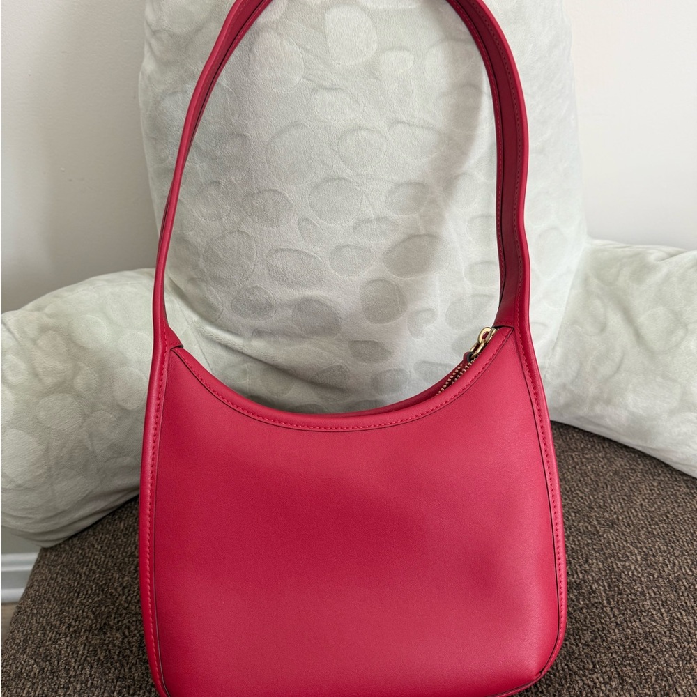 Coach Originals Zip Curve Bag LIKE NEW